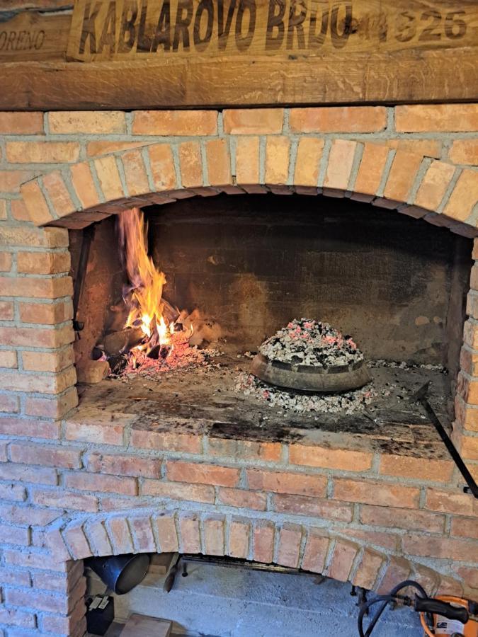 Ruralna Kuca Za Odmor Kablarovo Brdo Guest House Krnjak Eksteriør bilde